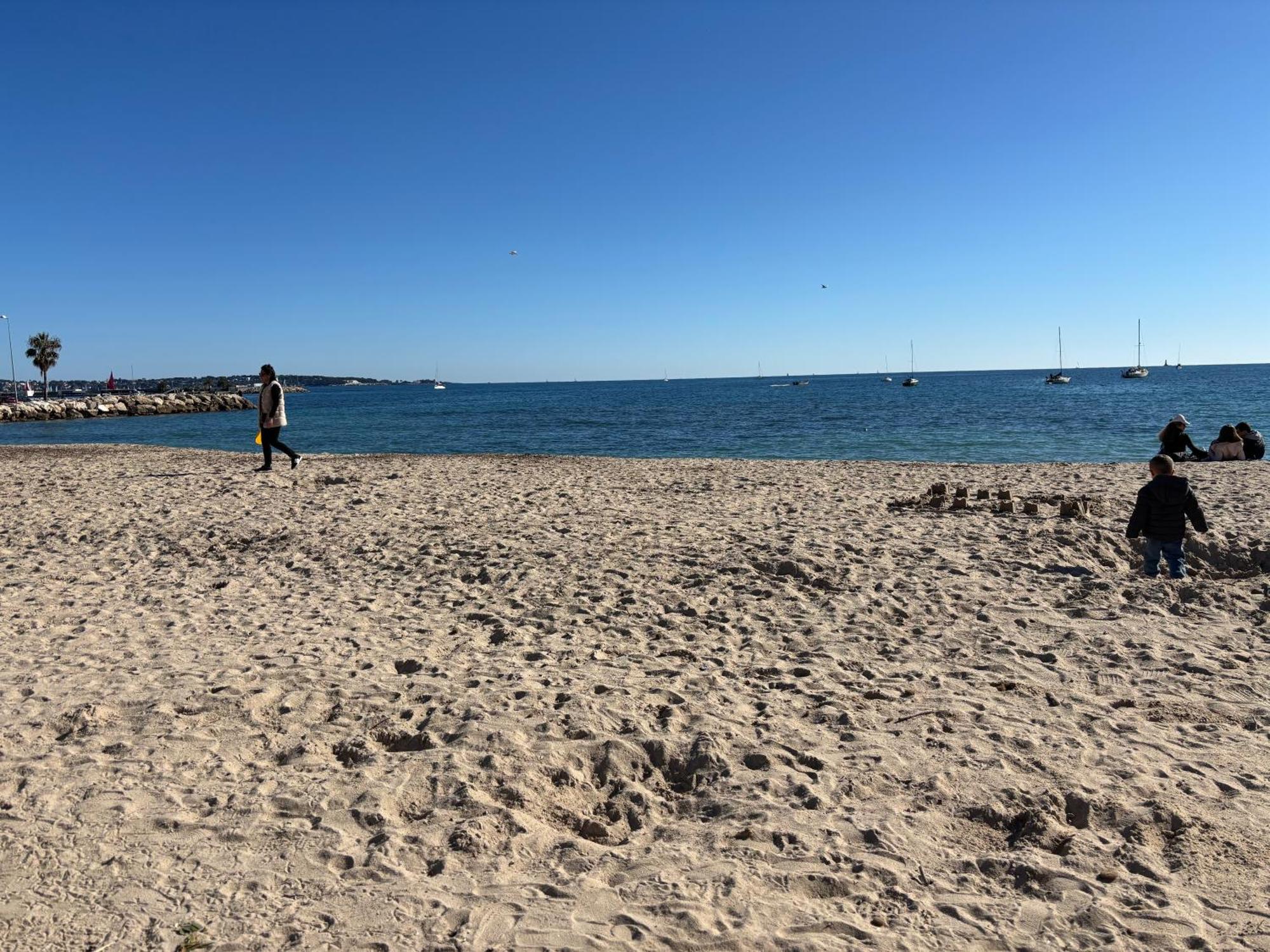 Centre Golfe Juan Et Transports A Pied, 5 Min Cannes Vallauris